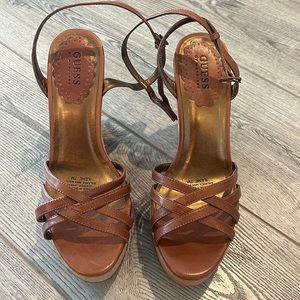Guess wedges size 7M
